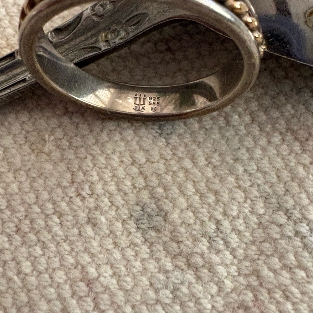 James Avery Silver Ring with  Twist Accent Sz  7.75 to 8 - Picture 2 of 4
